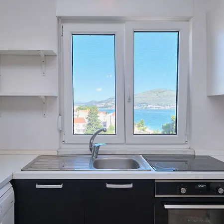 By Litto